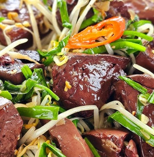 Tiết Xào Giá Hẹ
